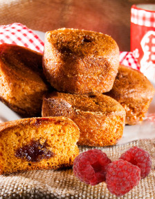 5 minis nonnettes honey cakes with raspberry filling